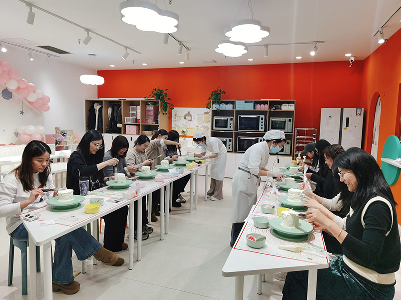 甜蜜相约·快乐加“焙” ——苏州香山古建工会开展“三八”妇女节 主题活动