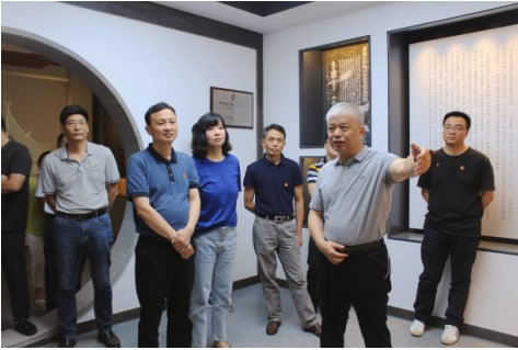 香山支部组织参观香山帮传统营造技艺展示馆与党建展馆